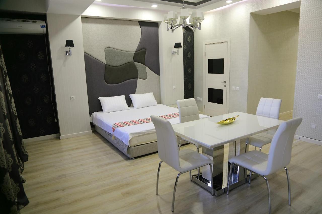 Promenade Boutique Apartment Бишкек Екстериор снимка