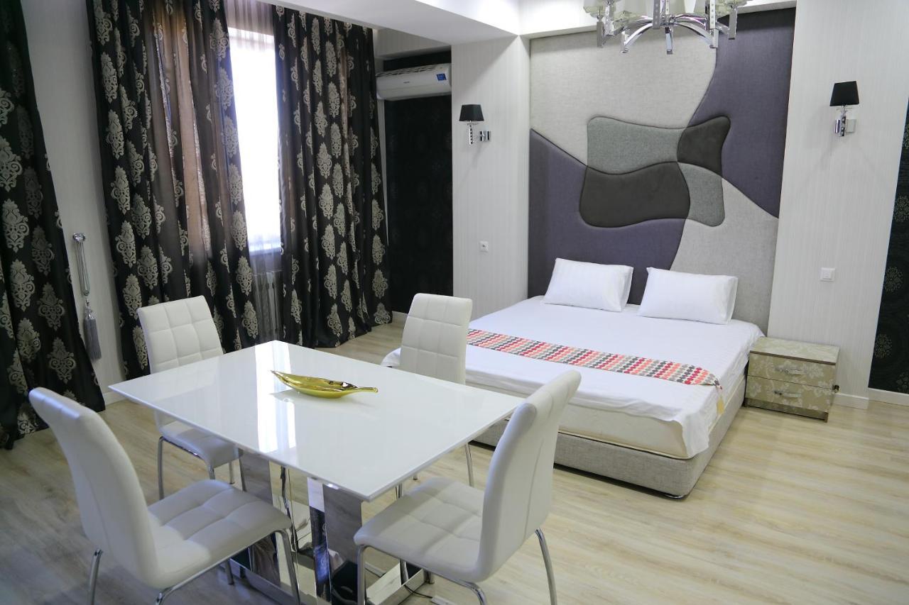 Promenade Boutique Apartment Бишкек Екстериор снимка